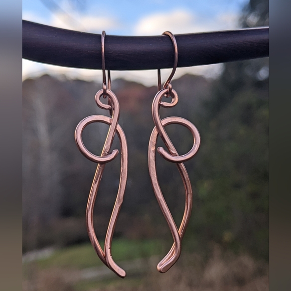 Hand Crafted Copper Earrings Artistic Hammered Curves - Picture 16 of 16
